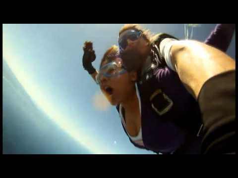 Viridiana Skydives onto the beach in Santa Cruz with Skydive Surfcity!!!