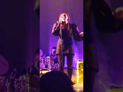 Aleksandra Radović  -Zagrli me