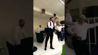düğününde mekanın sahibini söyleyen gelin ve damat