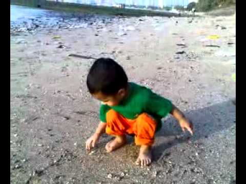 VIYAN PLAYING AT PRABHADEVI BEACH