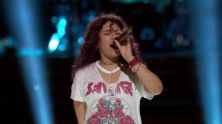 Alessia Cara performs &quot;Wild Things&quot; with Stomp at WE Day [Full Performance]