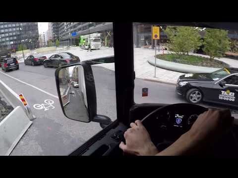 Scania P280 driving in Stockholm City, Birger Jarlsgatan. Truck Delivery 10th october 2017