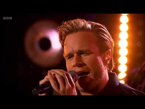 Olly Murs - Dear Darlin' - (Live Performance at Radio 2)
