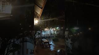 Download lagu Suasana malam saat hujan turun.. mp3 Download lagu Suasana malam saat hujan turun.. mp3