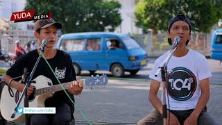 Download lagu Kita Yang Beda - Virza (Sabian Nanda ft Musisi Malang di Alon-alon Merdeka Malang) mp3