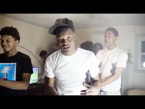 slimey beezo - Addicted  ft Baccwood ace