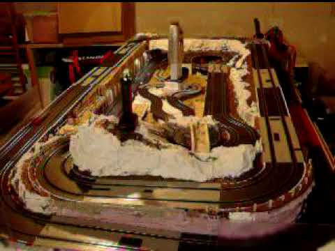 Carrera 1/43 digital wireless; 7 cars racing at the same time .MOV