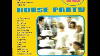 Download lagu House Party 10 mp3 Download lagu House Party 10 mp3