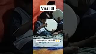 Download lagu Viral!!! Aksi anak kecil pemukul rebana ini sangat semangat 🔥 #shorts #sholawat #azzahir #ansor mp3