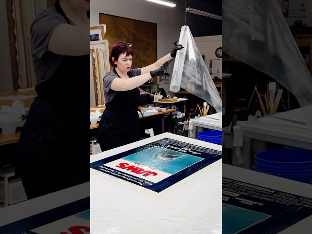 Vídeo relacionado con Jaws Camiseta con póster de película para Hombre, Blanco (White White), M