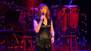 Reba - I'll Be Home for Christmas   Nashville Dec 20 2014