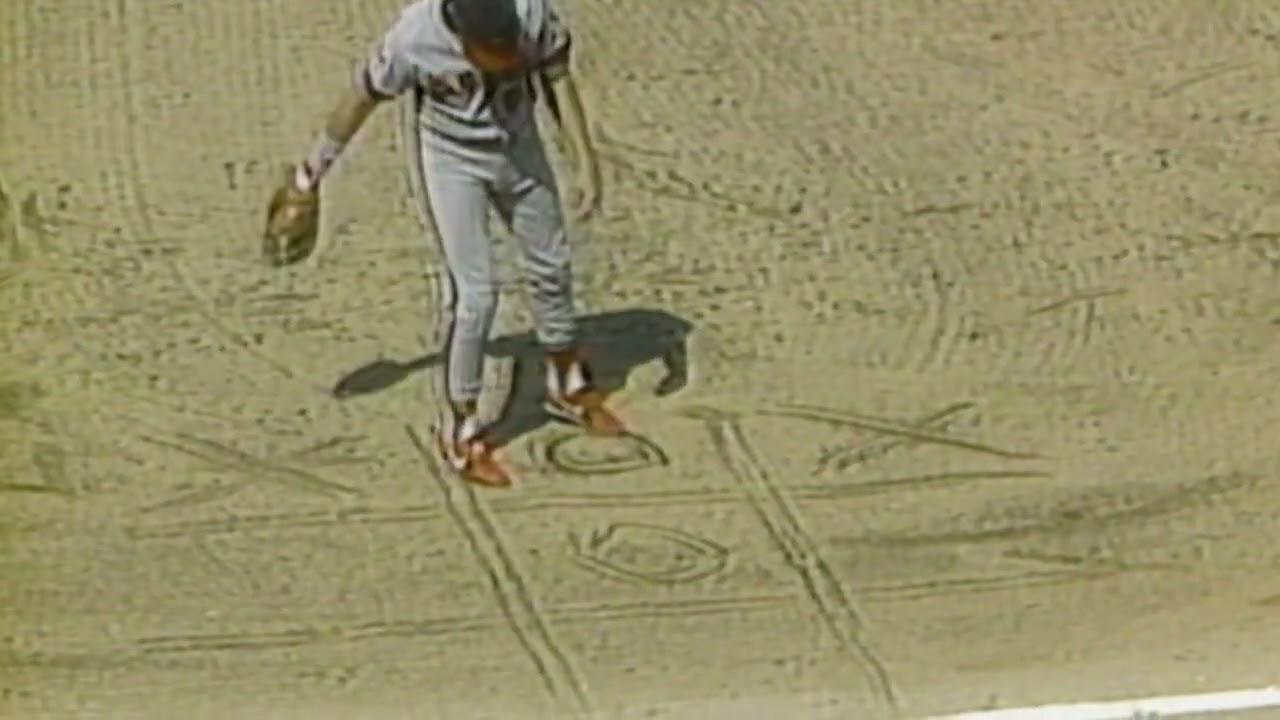 Lyons and Joyner play tic-tac-toe