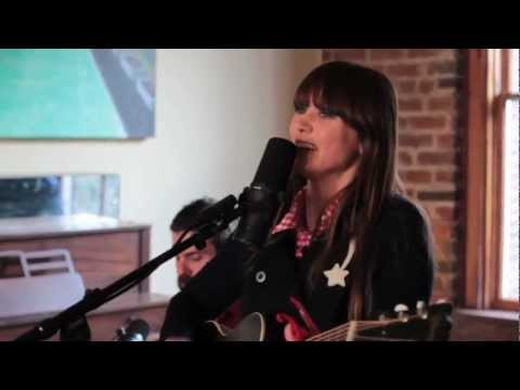 Jill Andrews - The Mirror (Live from Rhythm N' Blooms 2011)