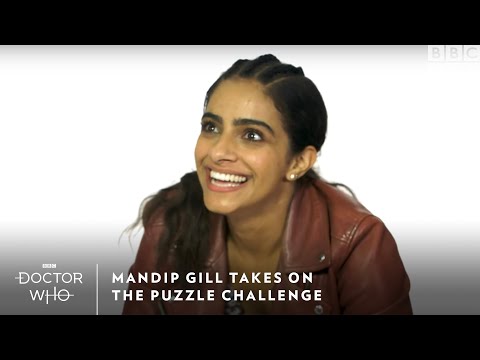 マンディップ・ギルがパズル・チャレンジに挑戦｜ドクター・フー｜日曜8時7分～17時｜BBCアメリカ (Mandip Gill Takes On The Puzzle Challenge | Doctor Who | Sundays at 8/7c | BBC America)