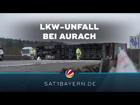 Unfall mit Sperre bei Aurach: Mit Holzteilen beladener LKW umgekippt