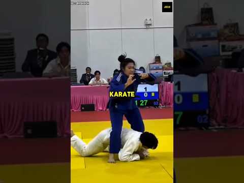 Dislokasi Dua Kali, Tapi Dia Tetap Lanjut Bertanding!