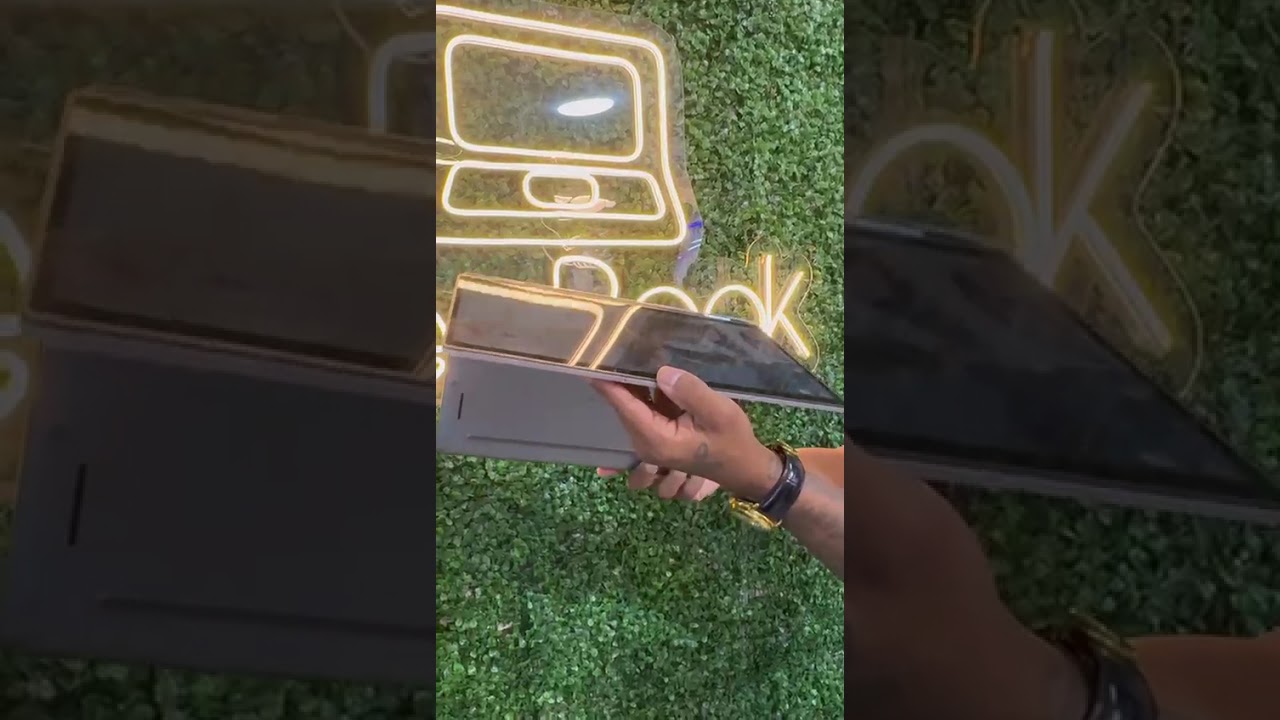 Miniatura da avaliação em vídeo de Notebook Dell Inspiron 2 em 1 I1300-A30 Intel Core i5 16GB 512GB SSD 14 Polegadas