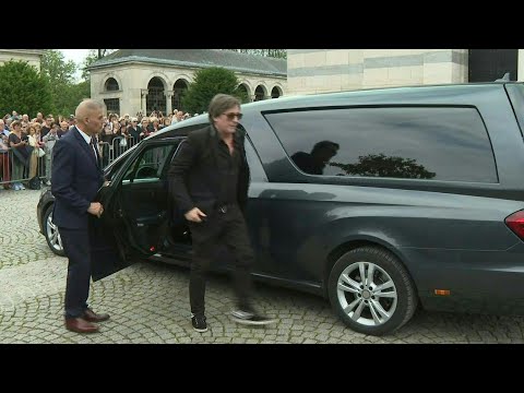 Françoise Hardy: Thomas and Jacques Dutronc at the ceremony in Pere-Lachaise cemetery | AFP