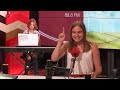 Operazangere Elisa Maayeshi treedt op in de studio