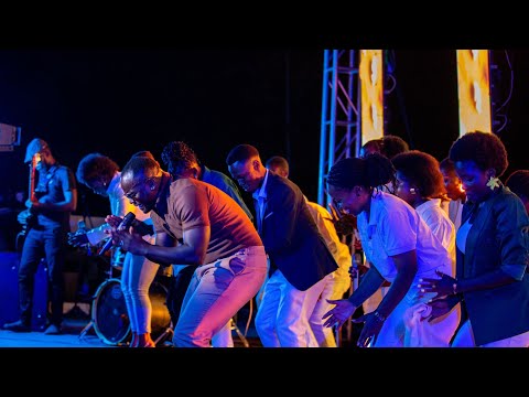 Tindishwara Praise Medley  - Ivan T.i.T - Live ministration at House of Love - Praise Bistro.