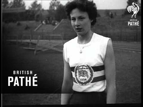 Athletic - British Girls Beat Czechs (1954)