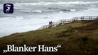 Sturm auf Borkum: Spaziergänger trotzen Wind und Wetter
