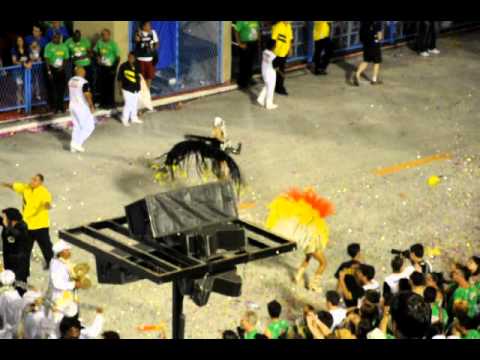 Bateria da São Clemente 2012