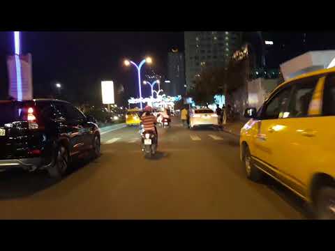 Dọc đường Trần Phú, Nha Trang về đêm