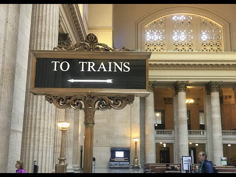 Tour of Chicago Union Station - One Of The Most Beautiful Buildings in Chicago