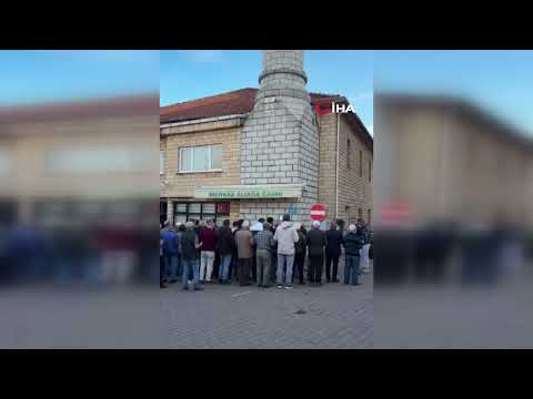 Çöken binada hayatını kaybeden yaşlı kadın son yolculuğuna uğurlandı