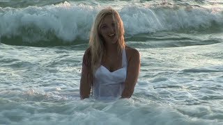 Christina Model on seaside 5K