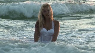 Christina Model on seaside [5K]
