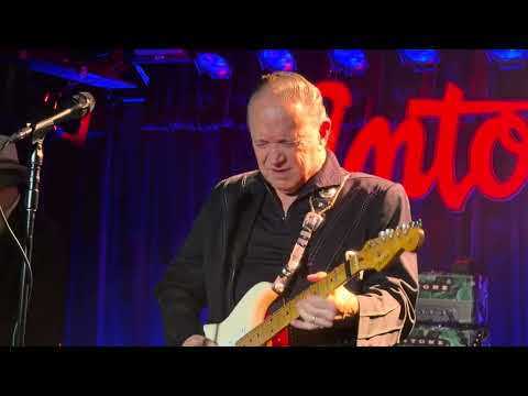 Texas flood Jimmie Vaughan w/ Billy Gibbons the Jungle show at Antone’s