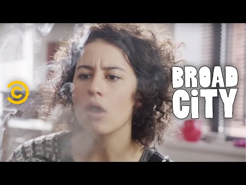 Broad City - Exclusive - 4 Minutes and 20 Seconds with Broad City