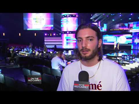 ALESSO talks about Hailee Steinfeld, American Music Awards and the best club in the world