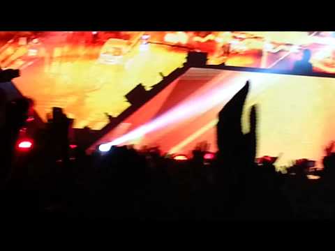 Avicii @ Paris Bercy - City Lights - HQ