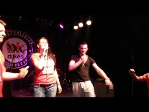 Bloody MC feat. Ella-Minut za Liebe (Live)