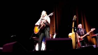 Martha Wainwright - Comin&#39; Tonight - Liverpool Phil 30th Oct 2008