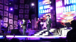 SERRAT &amp; SABINA - Ocupen su localidad (inicio concierto)