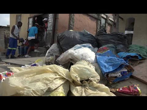 Zuma försöker klamra sig fast vid makten - Nyheterna (TV4)