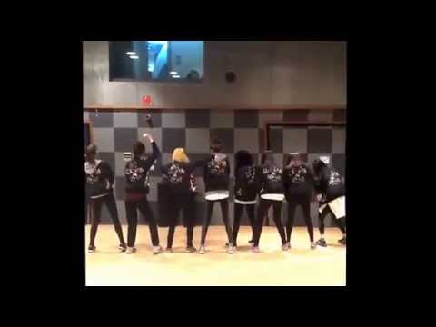 141207 SNSD warming up for Tokyo Dome (; @/watasiwahyo