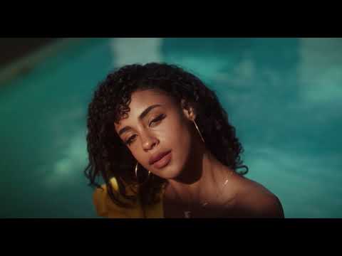 ELNIATAA - CLOSE FRIENDS💚 (Video Oficial) | [Prod X TN 808]