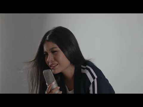 Isaveli Laina - ¿Cómo Quieres Que Esté? (Video Oficial)