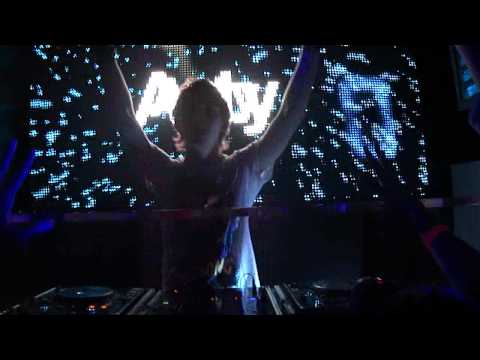 Arty @ Red Circle 2011, Arty vs. Imogen Heap - Seek Zara (SHato & Paul Rockseek Mashup)