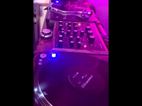 Live Stream for Positive Vibes _Radio(Twitch) with my Omnitronic TRM -402 rotary mixer.