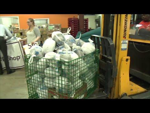 NJ Newton Volunteers Distributing Turkeys & Thanksgiving Preparations