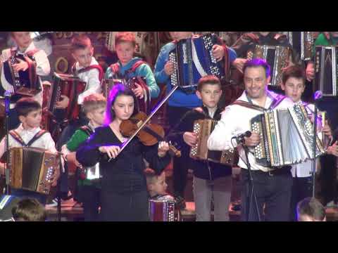 Ansambel Sotošek, Eva Sotošek, Simonom Potočar in mladi harmonikarji -Tončkova polka (v živo)