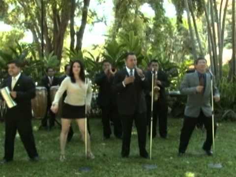 Manuel Guillen y su Orq. Nueva Sangre Morena - MOSAICO DE CUMBIAS DE ORO video clip