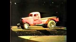 preview picture of video 'Portland Coliseum 1984 Truck Pulls with Avenger and Pogo'