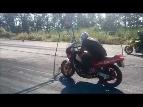 Yamaha FZR 1000 vs Kawasaki ER 6